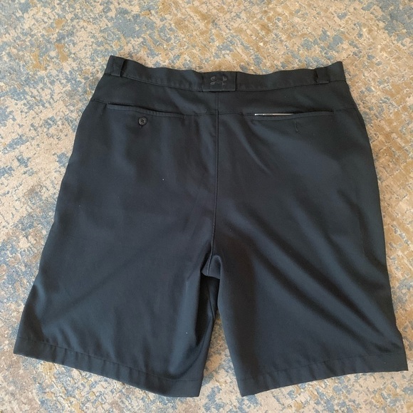 Under Armour black golf shorts size 38R - Picture 4 of 9